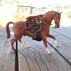 Breyer Seasons Greetings 2000 Chestnut Horse Statue Figurine